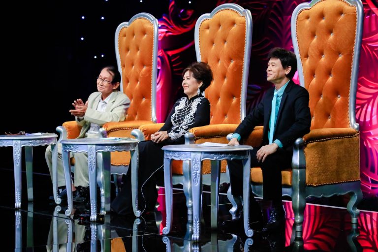 “Người Kể Chuyện Tình” – Gia vị độc lạ trong rừng gameshow bão hòa