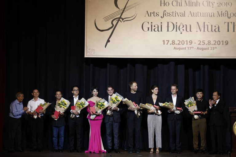 Ấn tượng đêm khai mạc Liên hoan Nghệ thuật “Giai điệu mùa thu 2019”