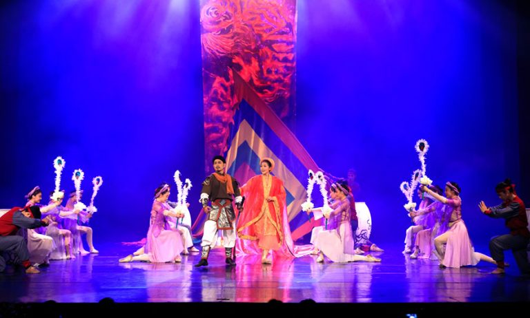Lý luận, phê bình văn học, nghệ thuật: Cổ vũ những nhân tố mới